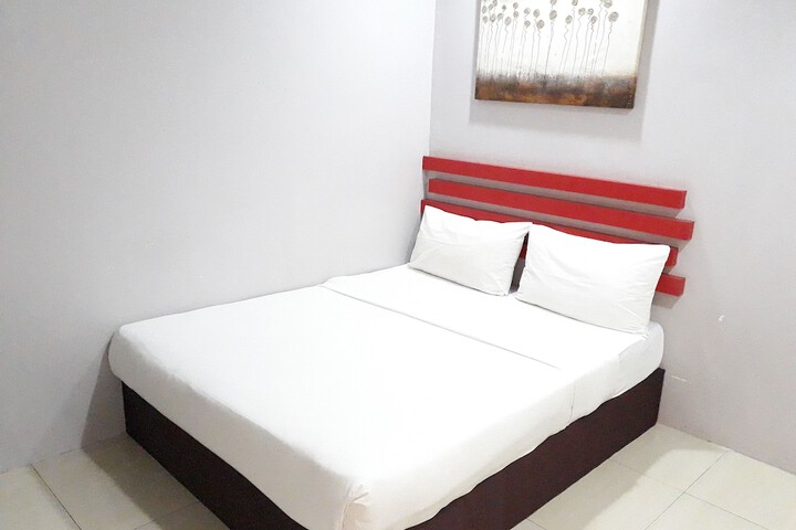Room 11 of 34
