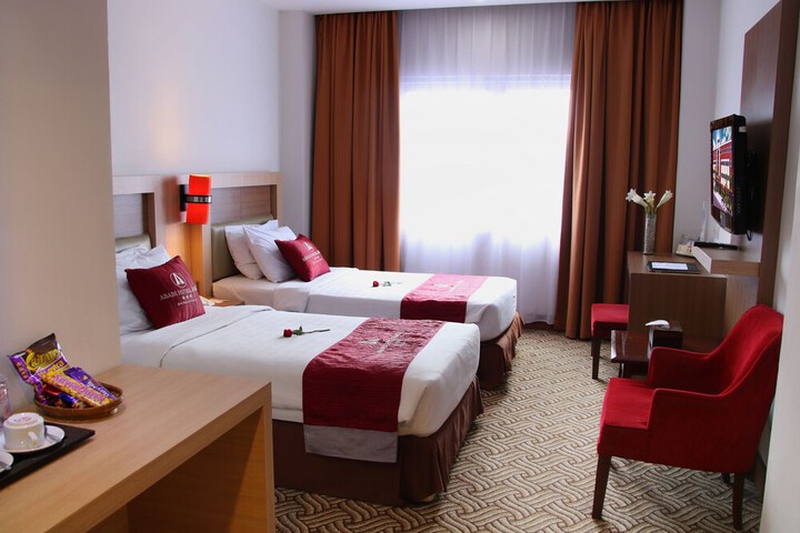 Room 4 of 82