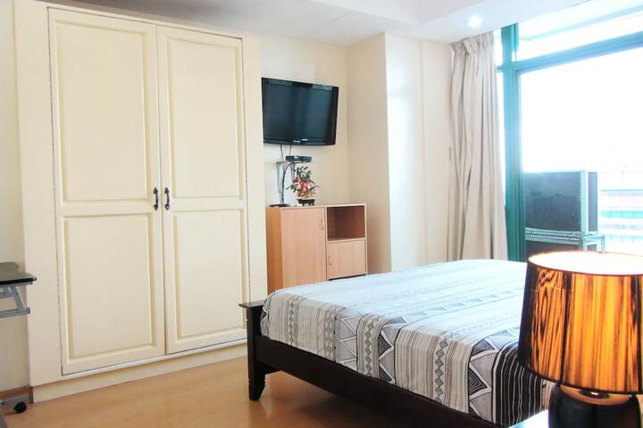 Room 4 of 30
