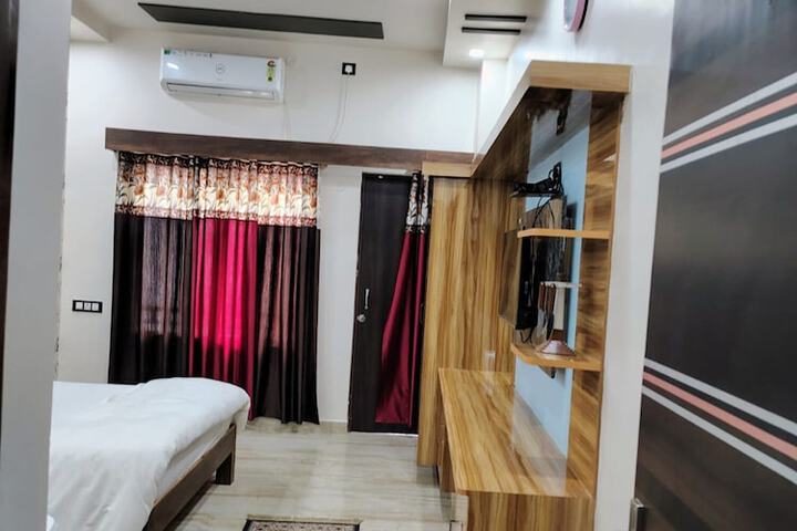 Room 8 of 22