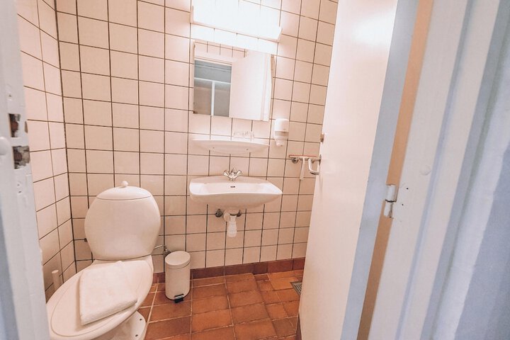 Room 12 of 28