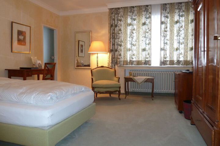 Room 4 of 55