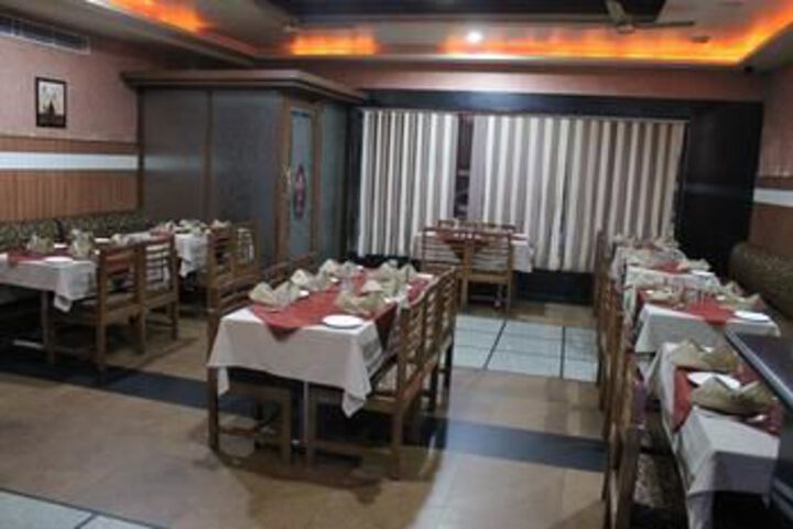 Dining 8 of 29