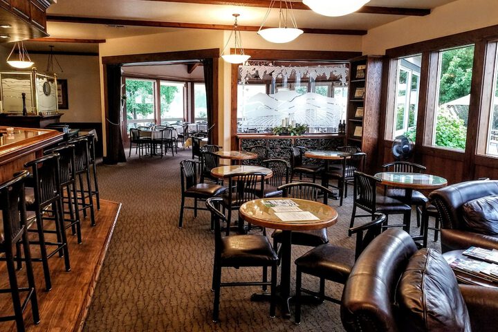 Lounge 86 of 149