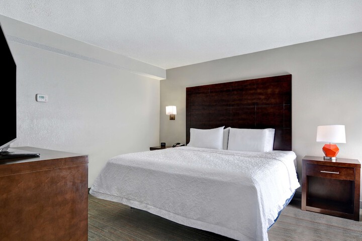 Room 10 of 60