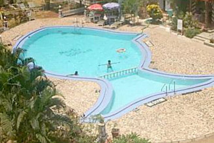 Pool 6 of 9