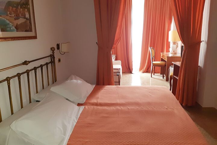 Room 13 of 67