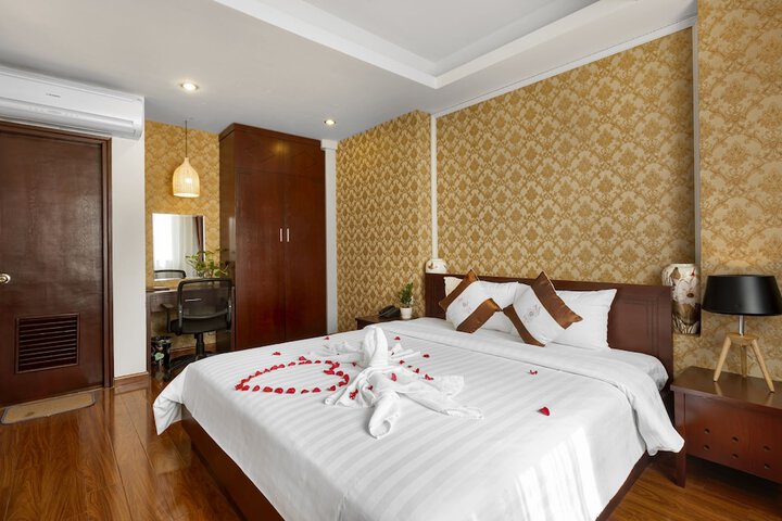 Room 25 of 83