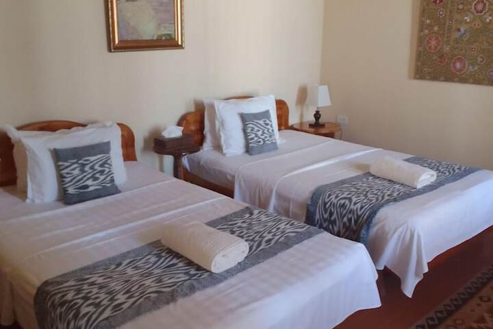 Room 2 of 25