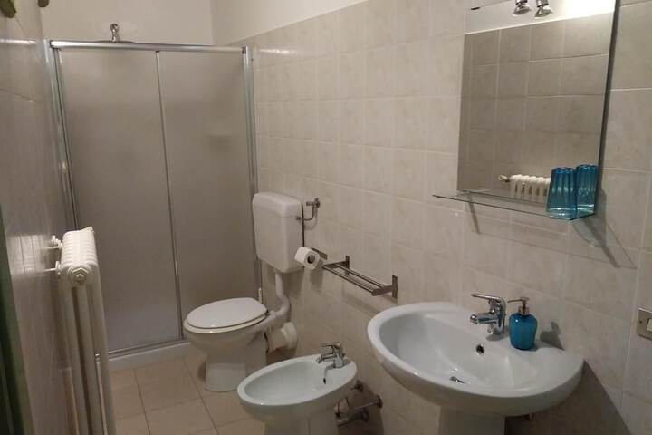 Room 9 of 27