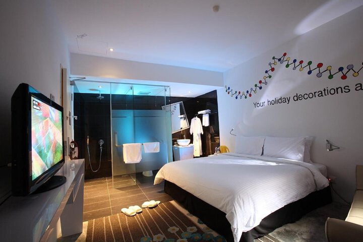 Room 25 of 51