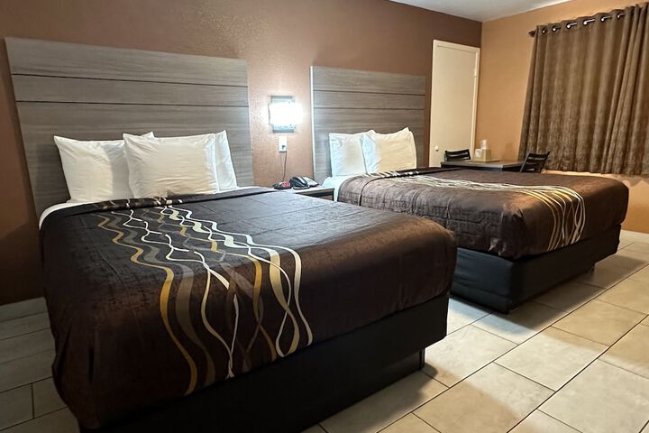 Basic Queen Bed (25 of 35)