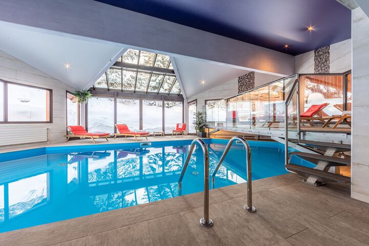 Pool 60 of 92