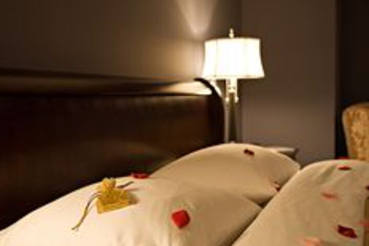 Room 13 of 19