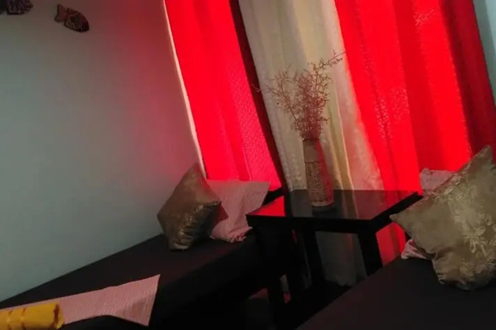 Room 5 of 12