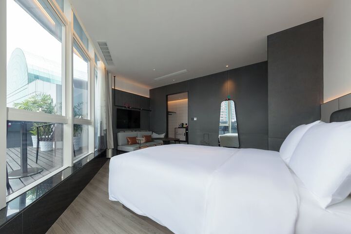 Room 34 of 96