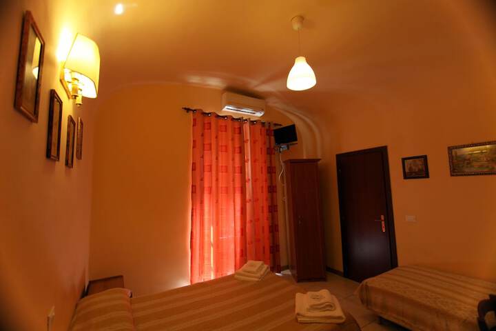 Room 11 of 20