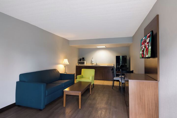 Suite 2 Queen Beds (16 of 21)