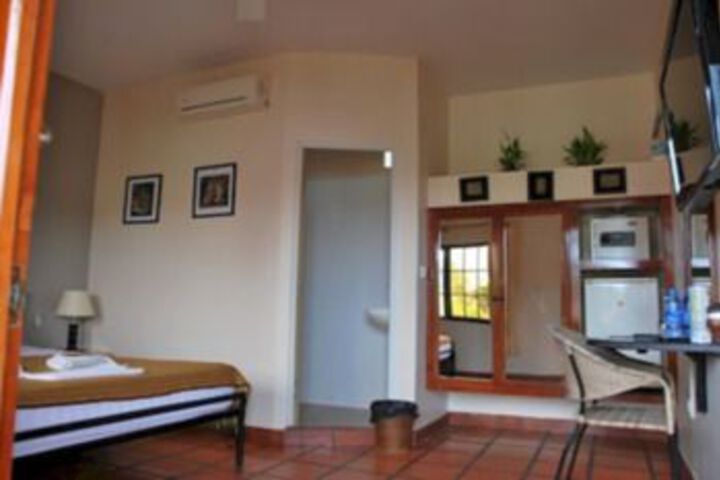 Room 9 of 26