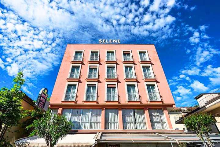 Hotel 79 of 88