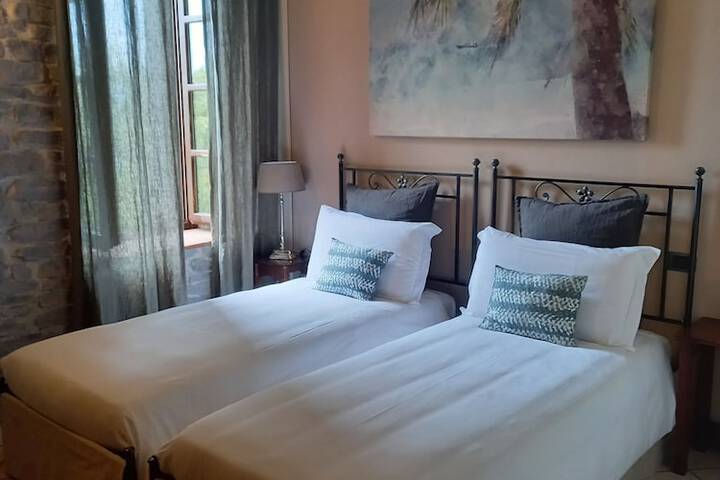 Room 6 of 42