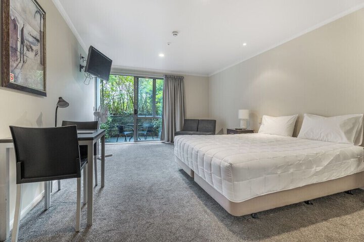 Room 5 of 25