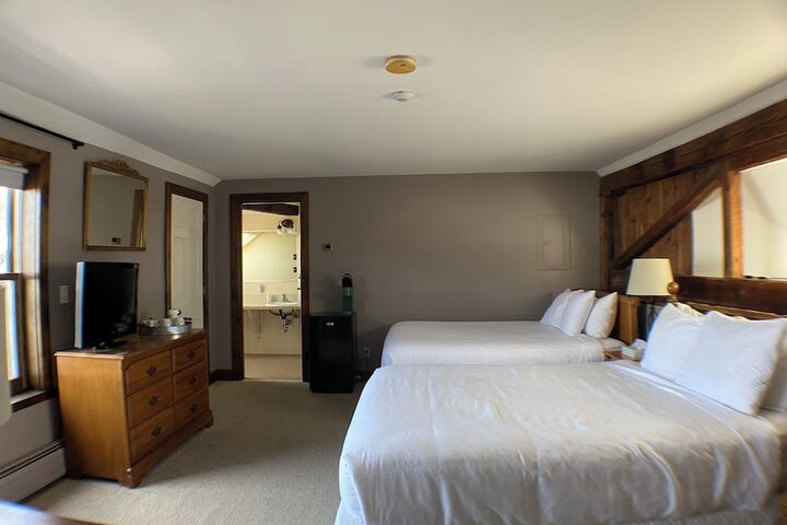 1 Queen Bed (42 of 80)