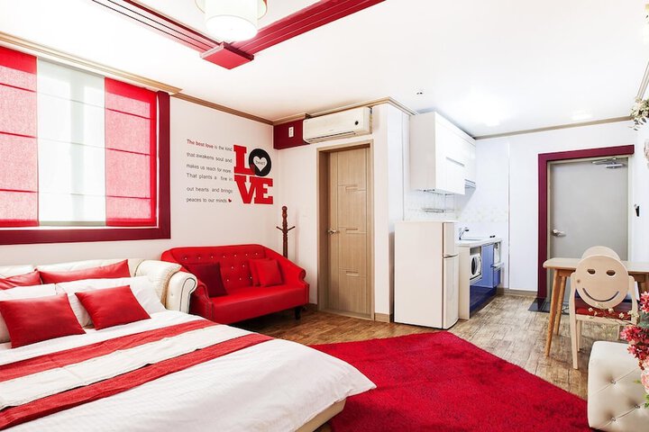 Room 8 of 34