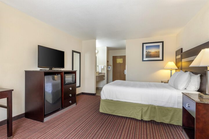 Room 16 of 36