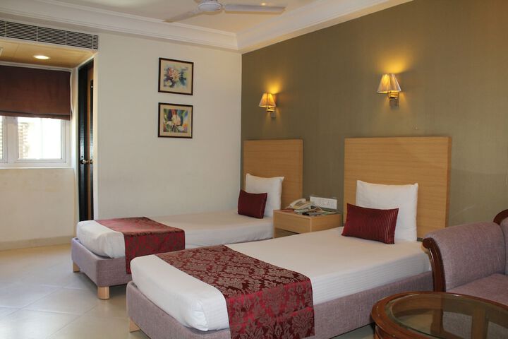 Room 7 of 34