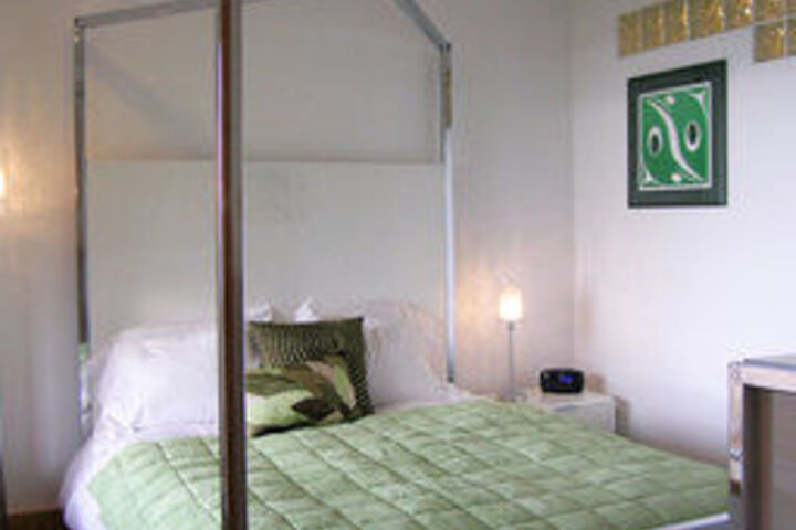 Room 6 of 15
