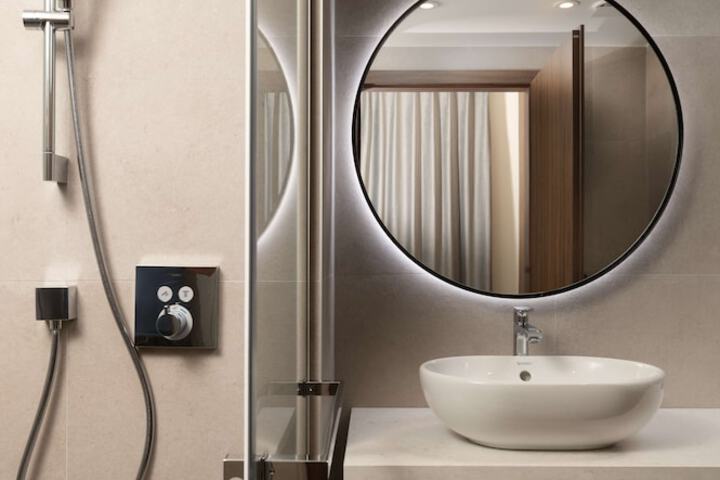 Room 53 of 166