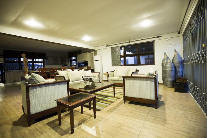 Room 12 of 25