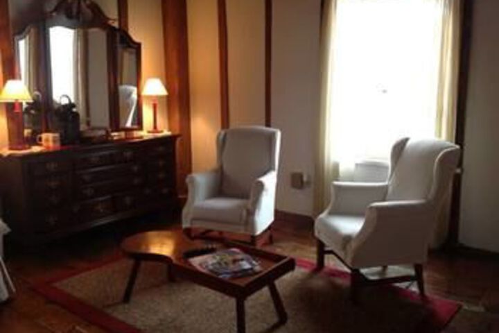 Room 13 of 21
