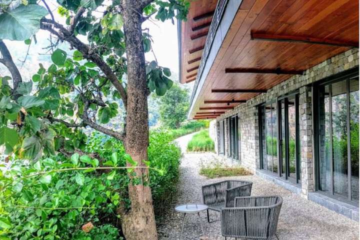 Hotel Exterior 36 of 40