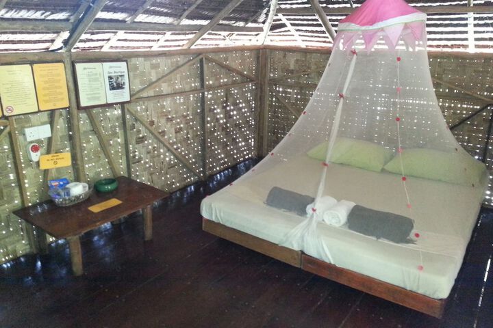 Room 4 of 113
