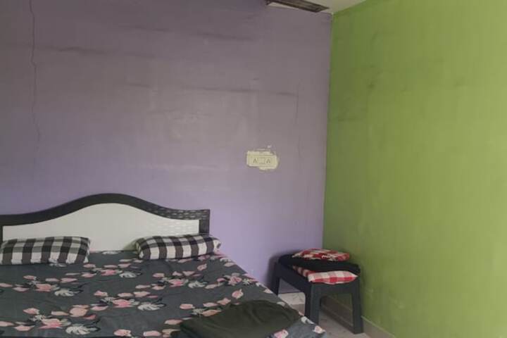 Room 13 of 25