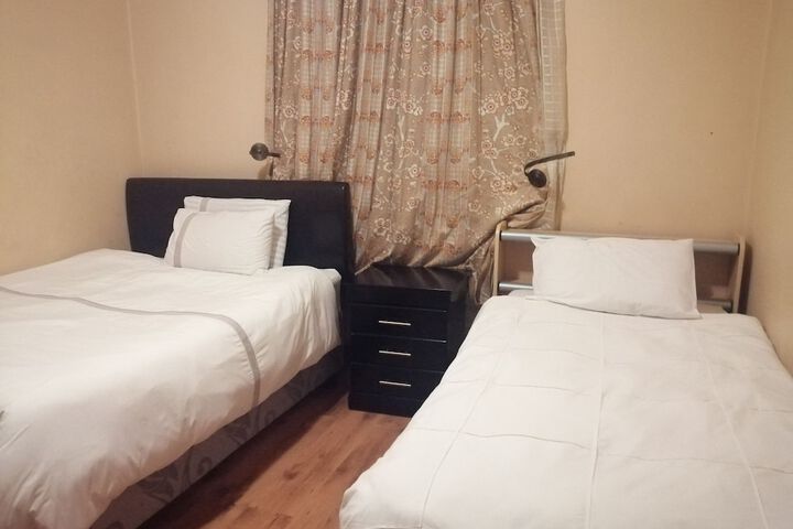 Room 11 of 40