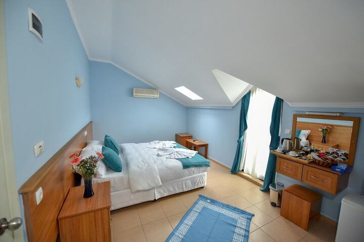 Room 7 of 75
