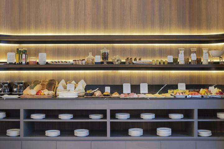 Breakfast/Coffee Service 17 of 32