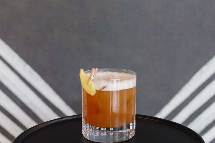 Lounge 81 of 108