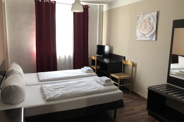 Room 20 of 37
