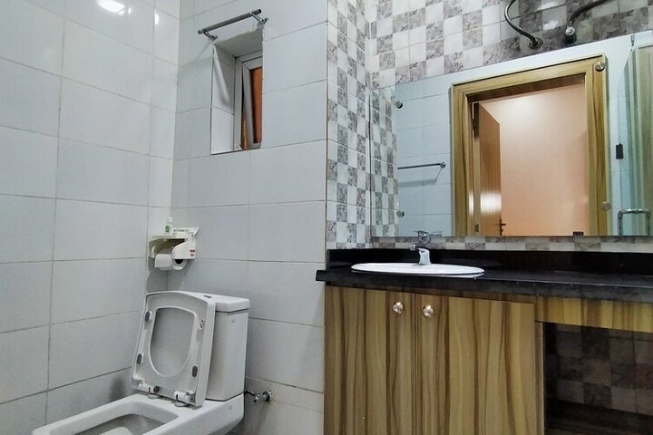Room 52 of 79