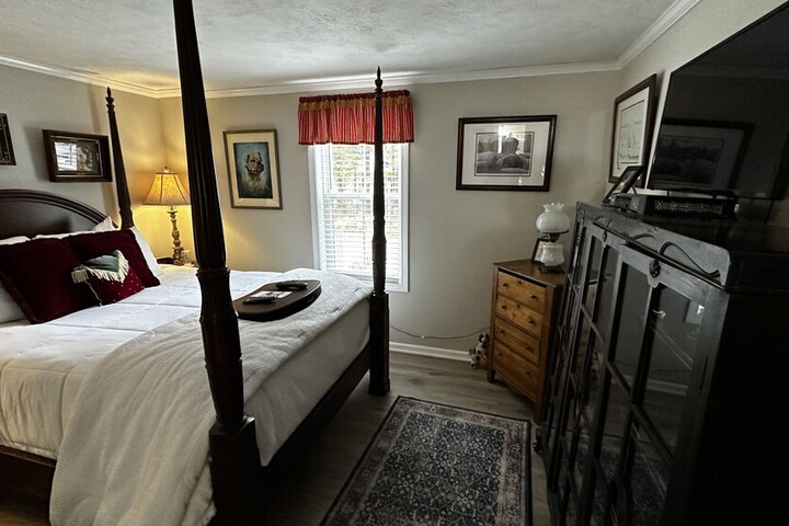 Room 33 of 203