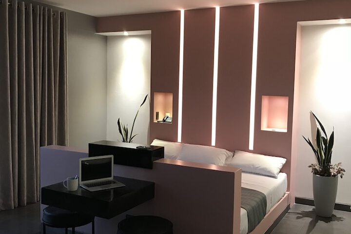 Room 16 of 118