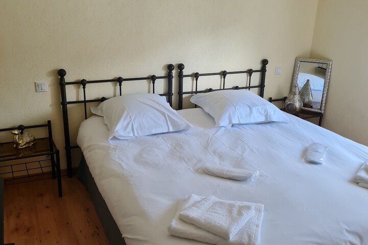 Room 3 of 6