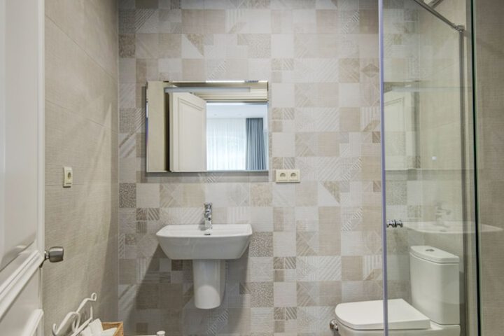 Room 34 of 47
