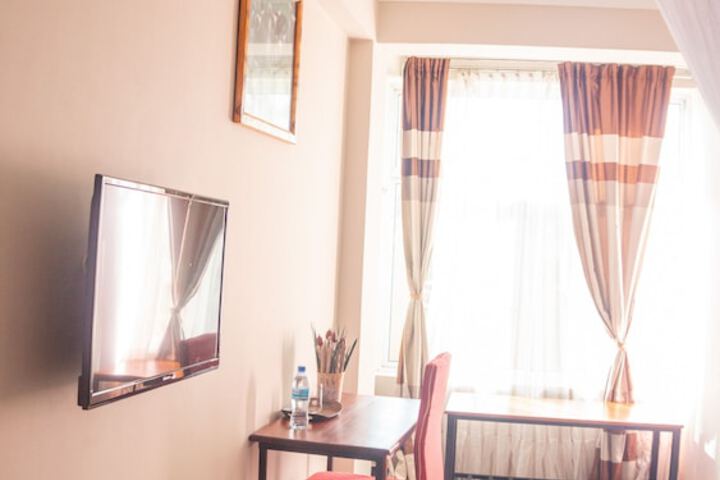 Room 8 of 27