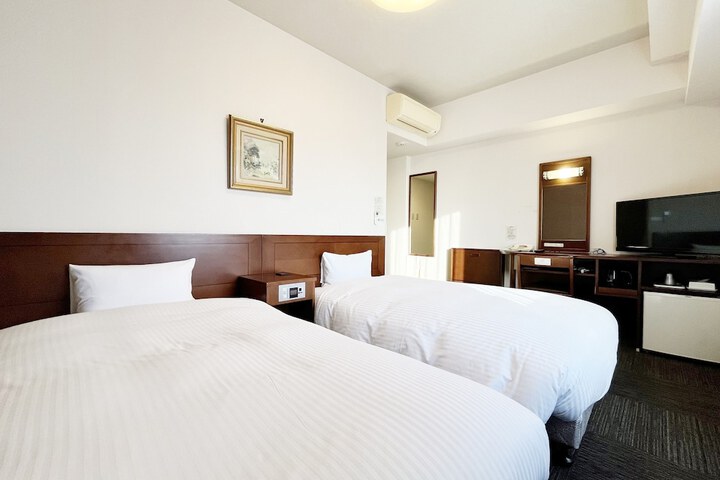 Room 9 of 29