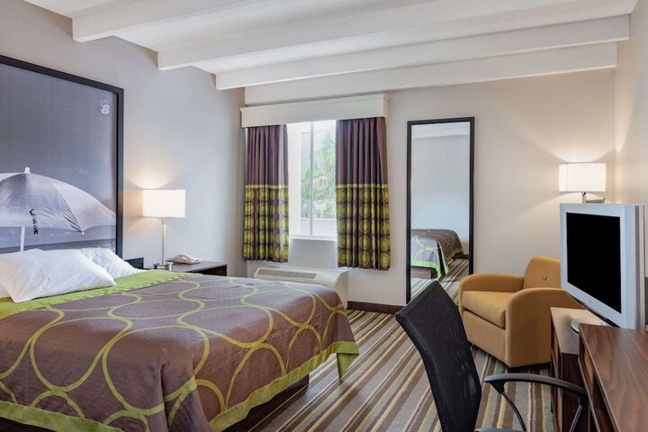 2 Queen Beds (5 of 5)